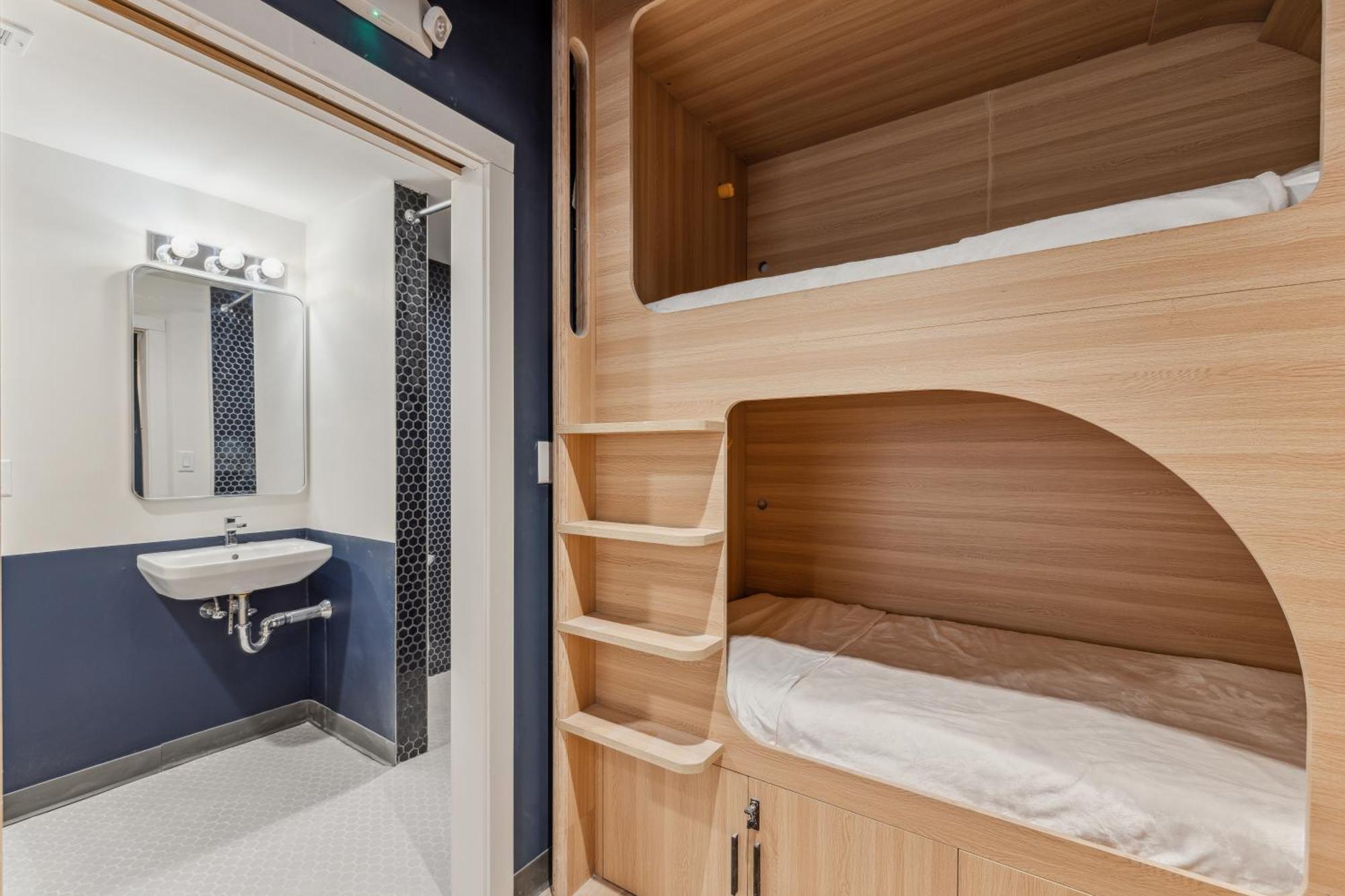Meco Hotel Бостън Екстериор снимка